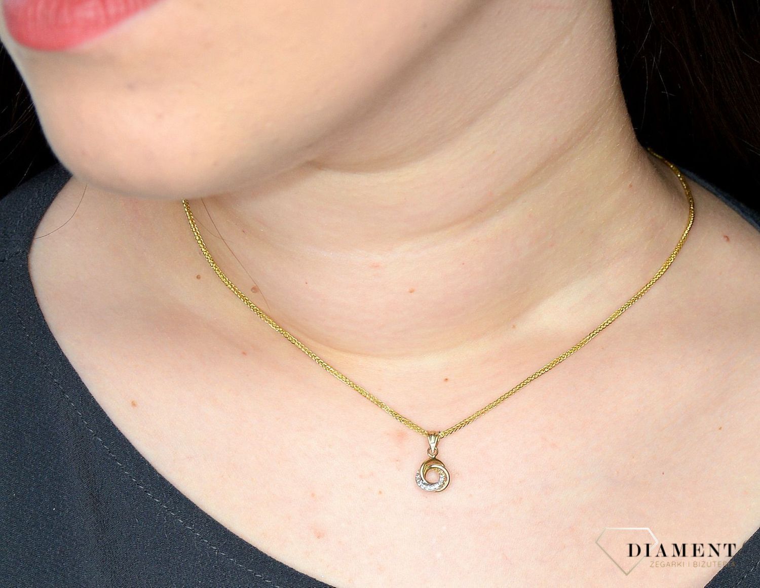 Złota zawieszka 333 plecione kółeczko z białym złotem i cyrkoniami GR-X07 XLB8996.jpg